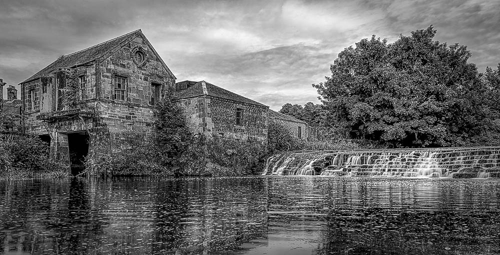Monochrome Madness – The Old&nbsp;Mill