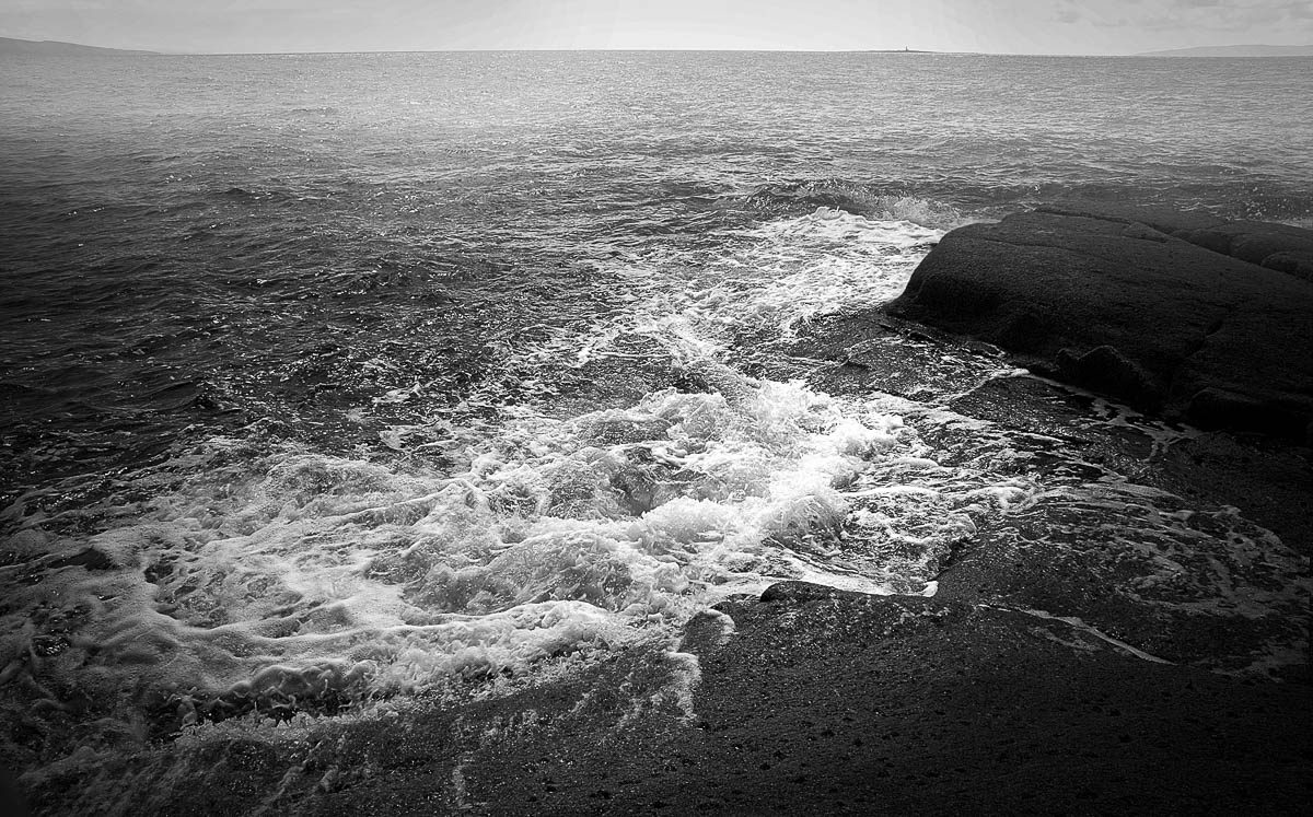 Monochrome – Wave to&nbsp;Shore